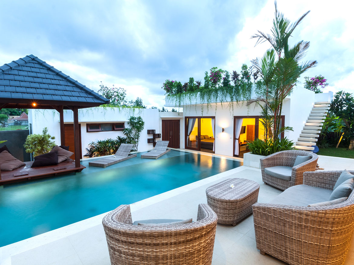 Read more about the article Villa with pool